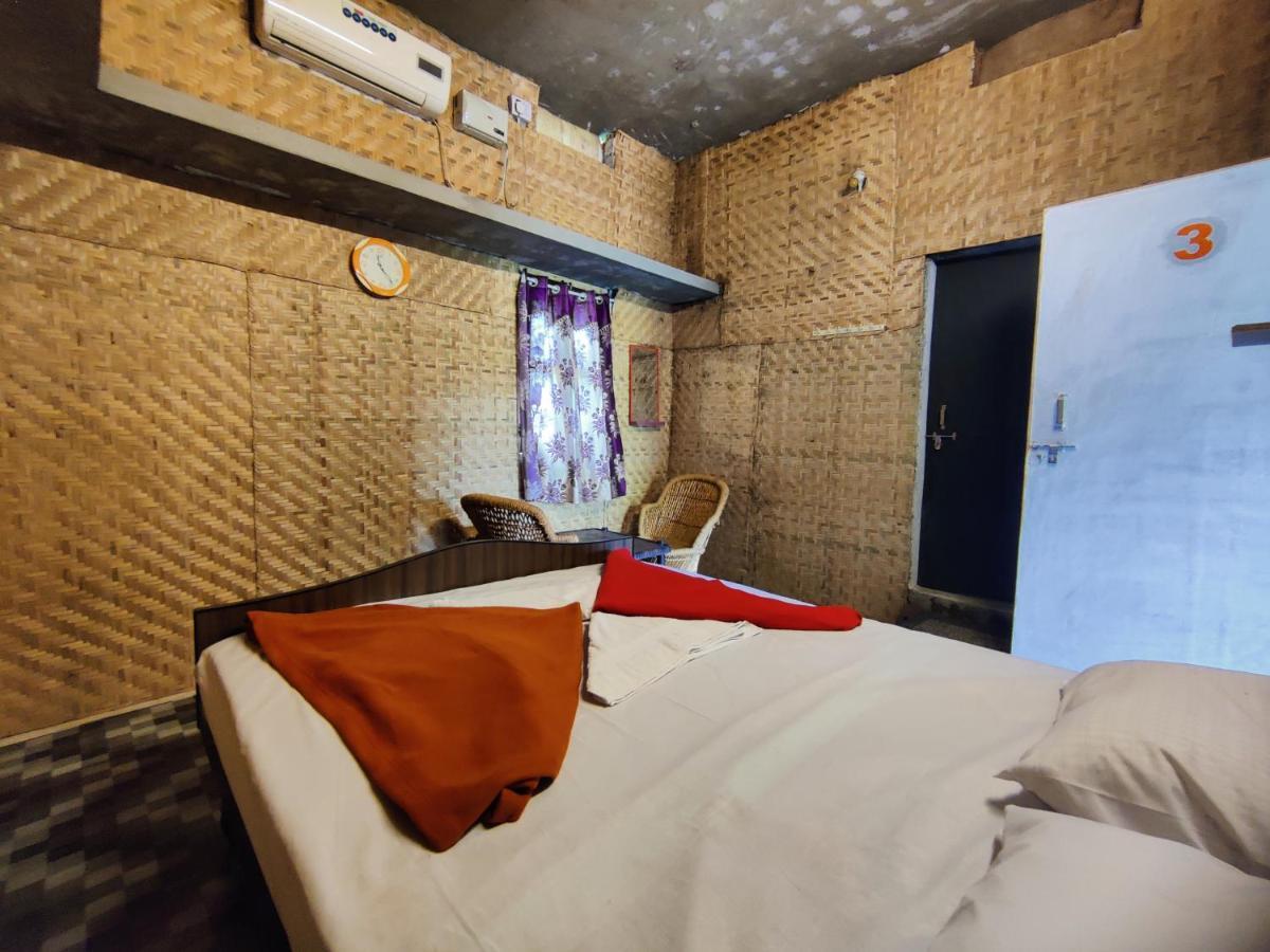 The Gravity Cafe -A Unit Of Staychillhampi Hampi Exterior foto