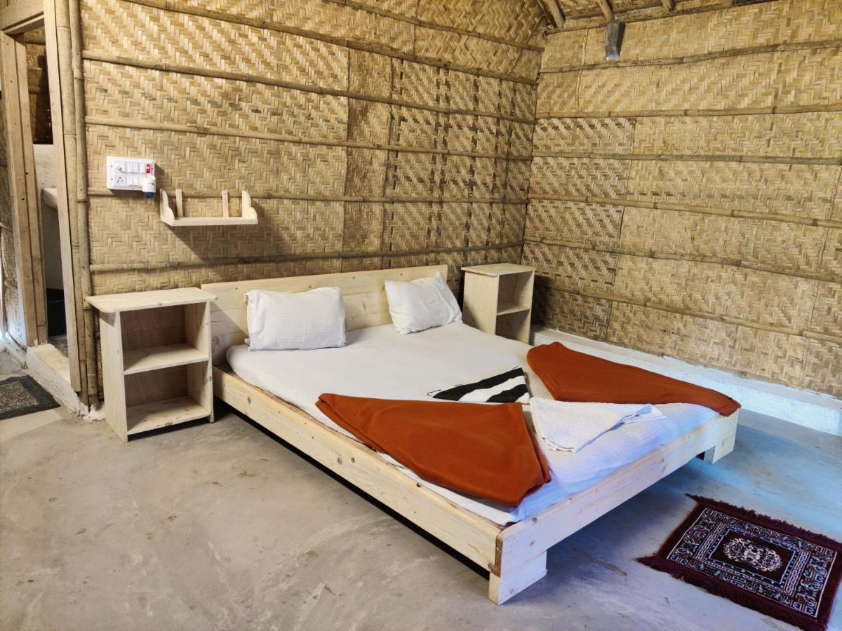 The Gravity Cafe -A Unit Of Staychillhampi Hampi Exterior foto