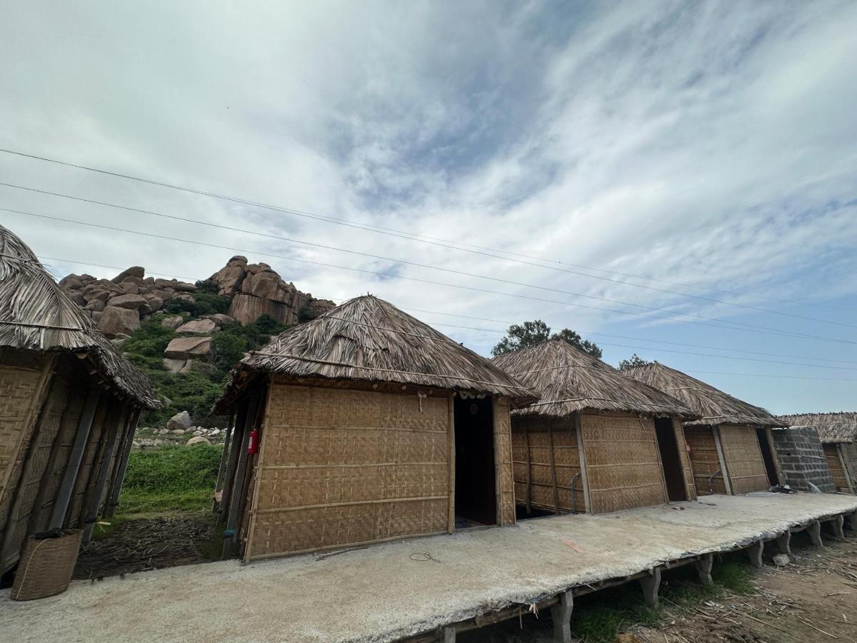 The Gravity Cafe -A Unit Of Staychillhampi Hampi Exterior foto