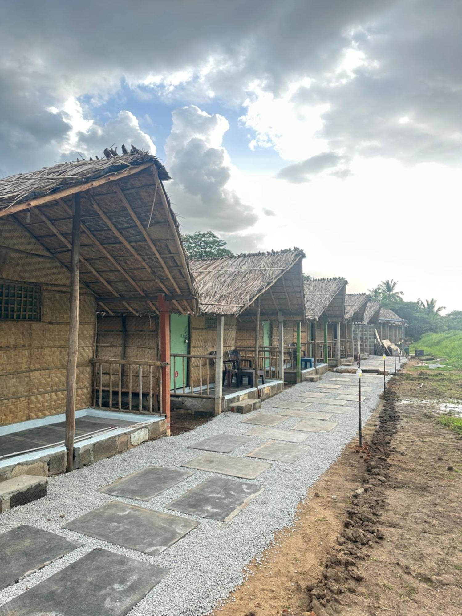The Gravity Cafe -A Unit Of Staychillhampi Hampi Exterior foto