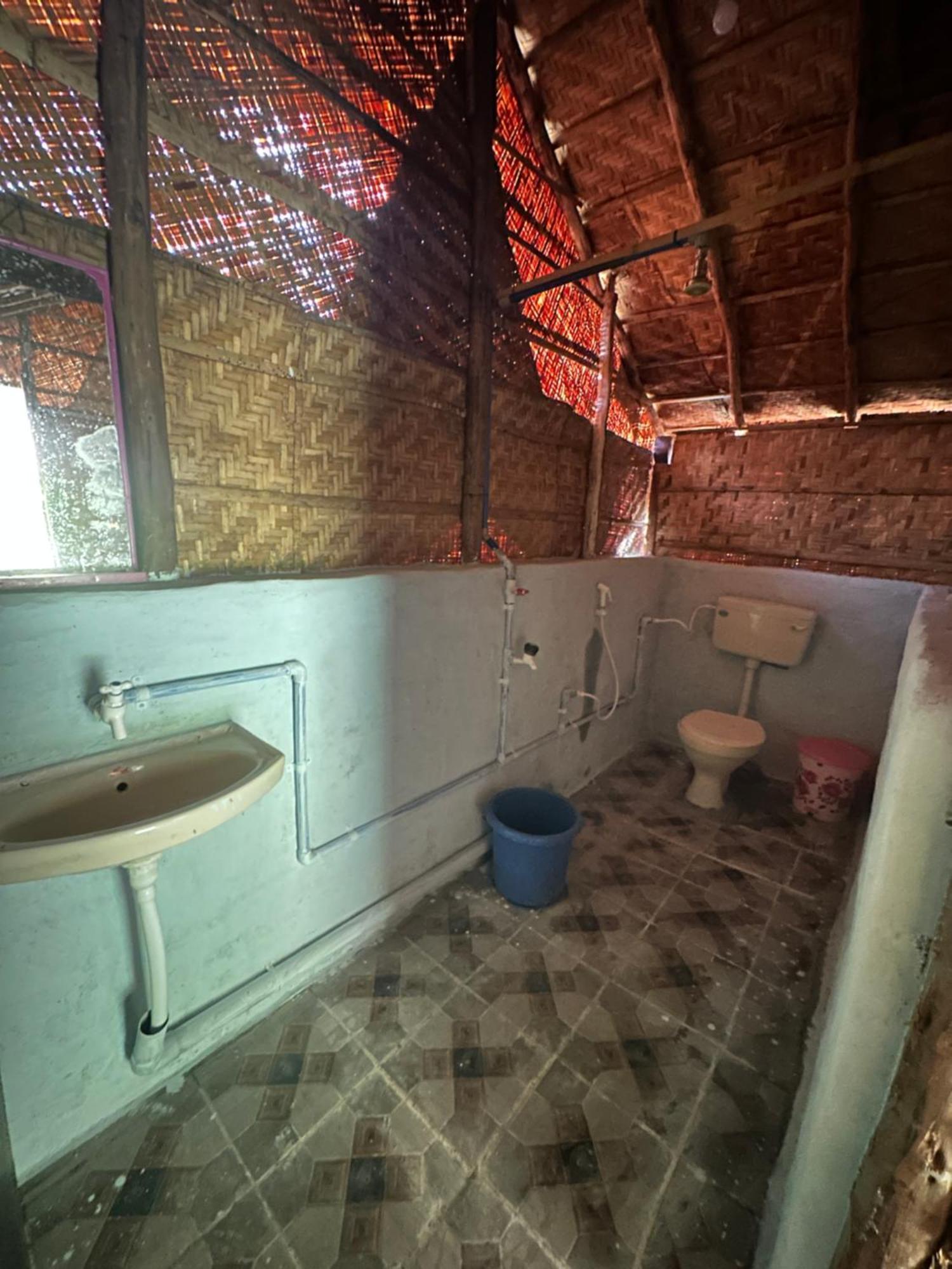 The Gravity Cafe -A Unit Of Staychillhampi Hampi Exterior foto