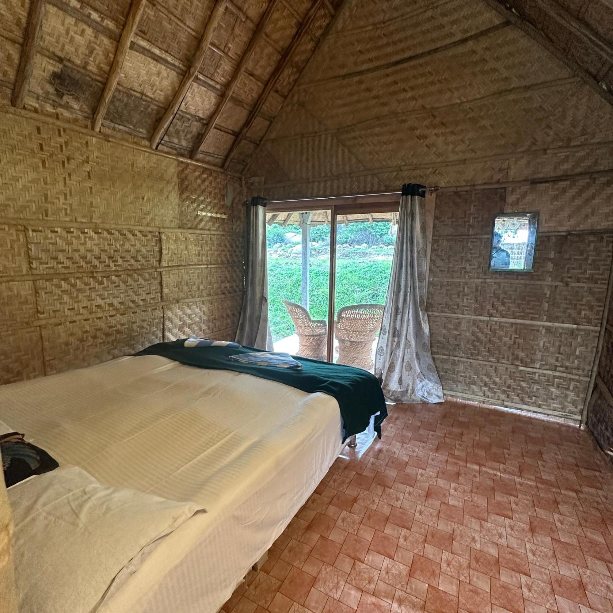 The Gravity Cafe -A Unit Of Staychillhampi Hampi Exterior foto